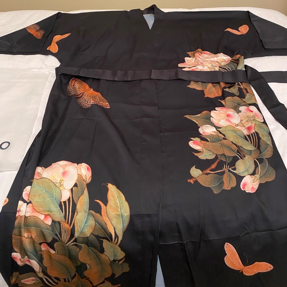 Kim + Ono women’s robe